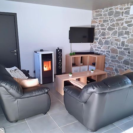 Au Chant Des Roches - Parking - Wifi - Terrasse - Chambres Familiales - Cerfontaine Esterno foto